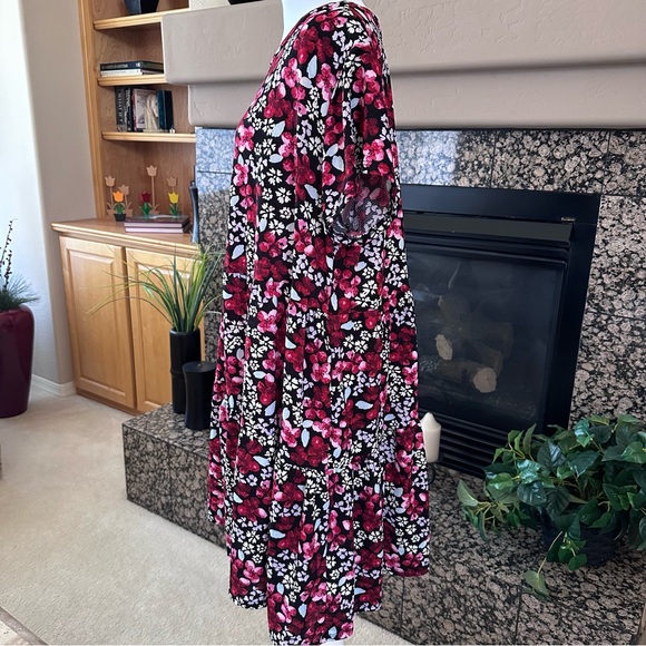 LuLaRoe Ariel Three Tiered Floral Dress with Pockets oversized XL fits like 2XL - Picture 4 of 12